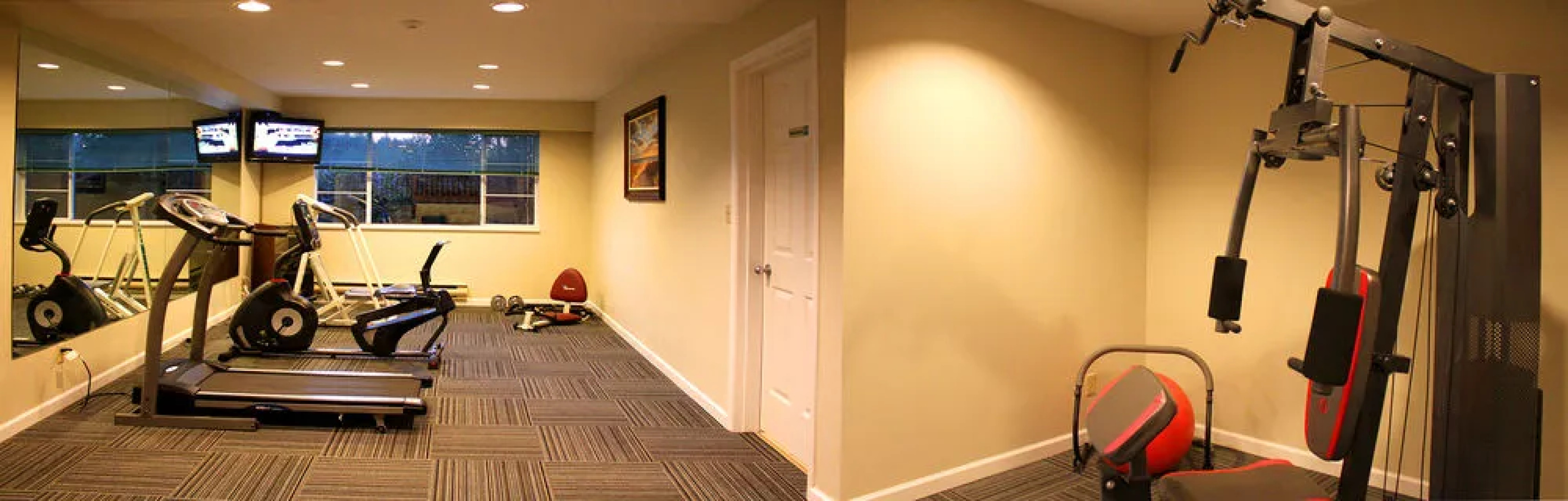 Gibsons Garden Hotel