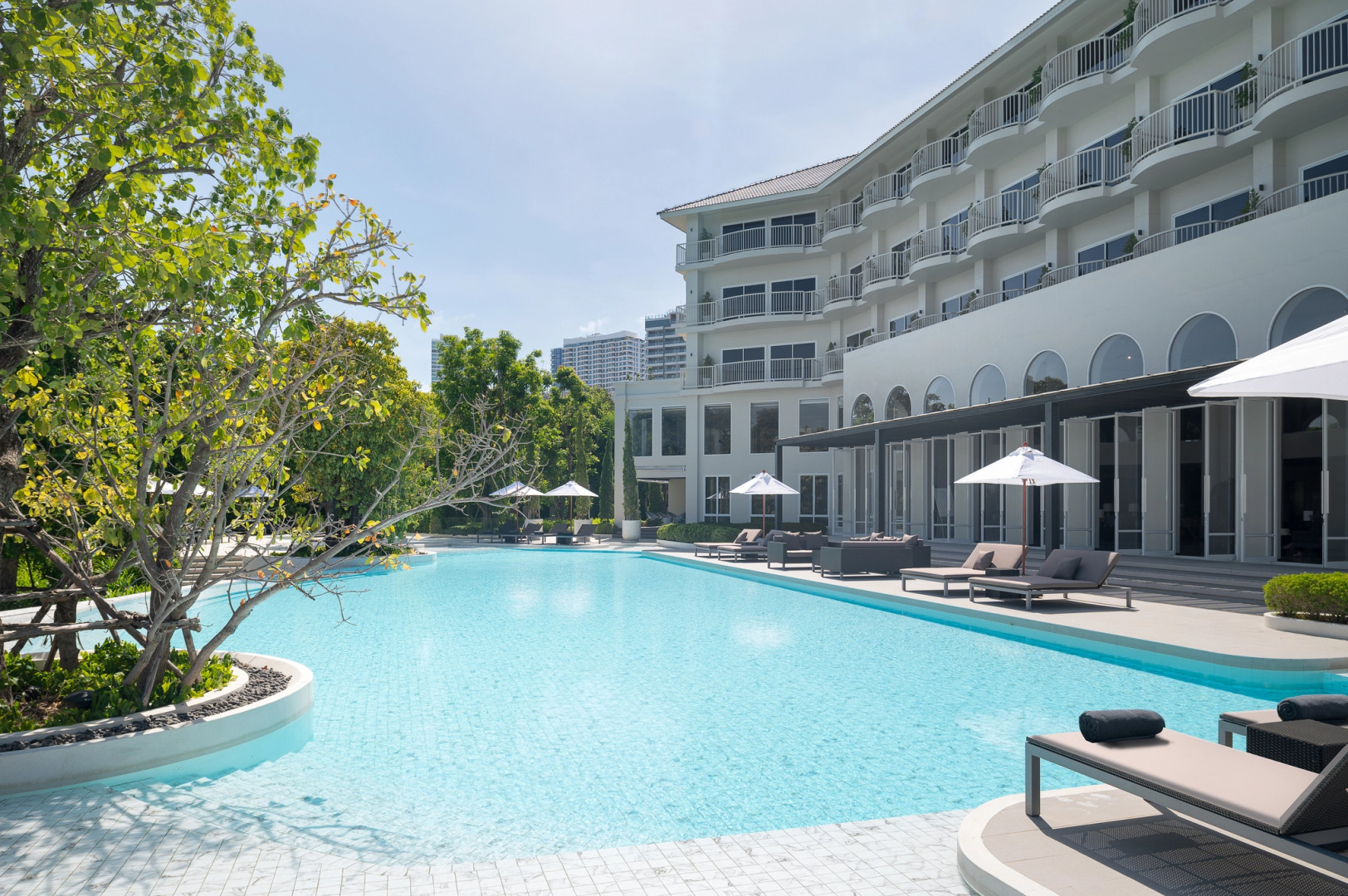 Отель Cross Pattaya Pratamnak