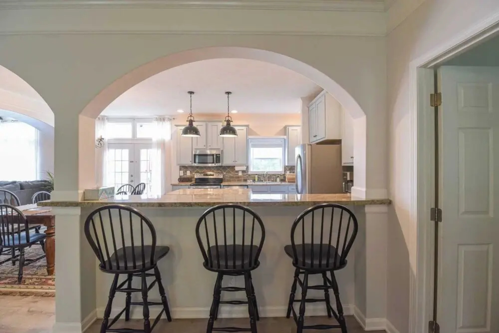 Riverside Ranch by Avantstay Mins to Downtown
