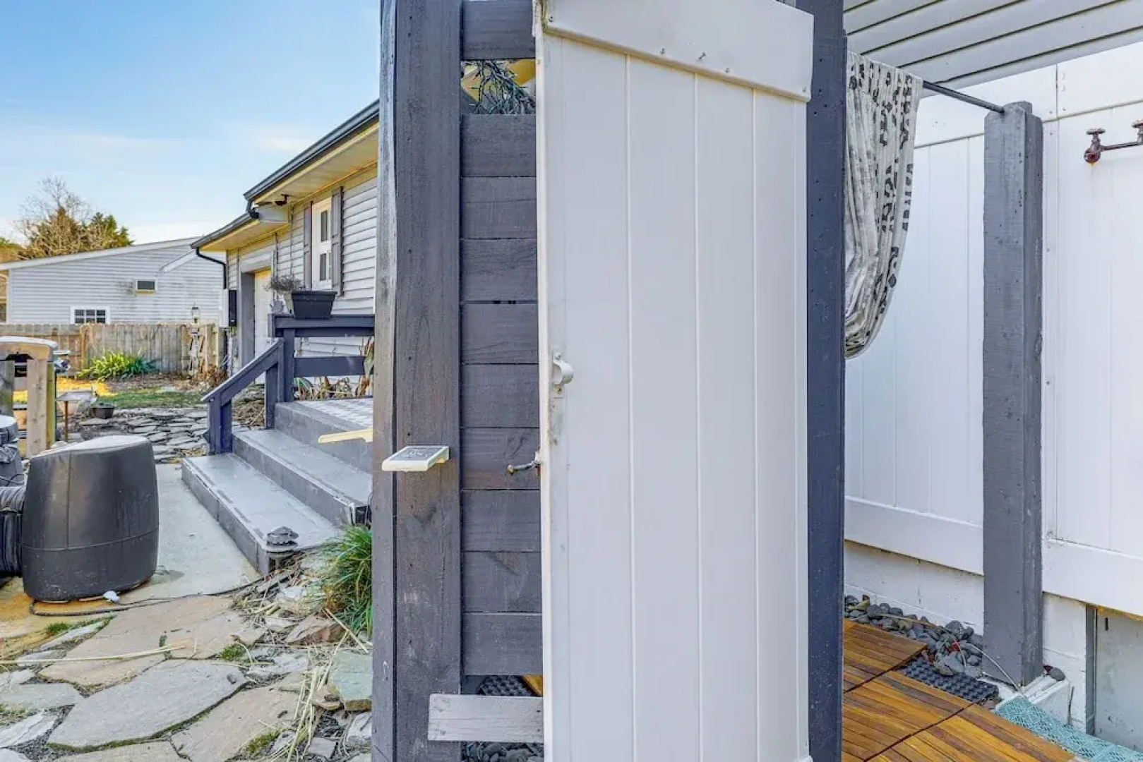 Family Home w/ Private Pool & Hot Tub in Lewes