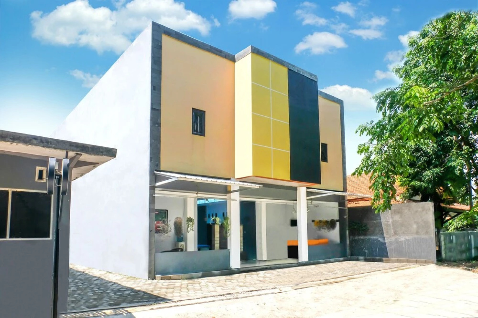 Kendal Residence by OYO Rooms