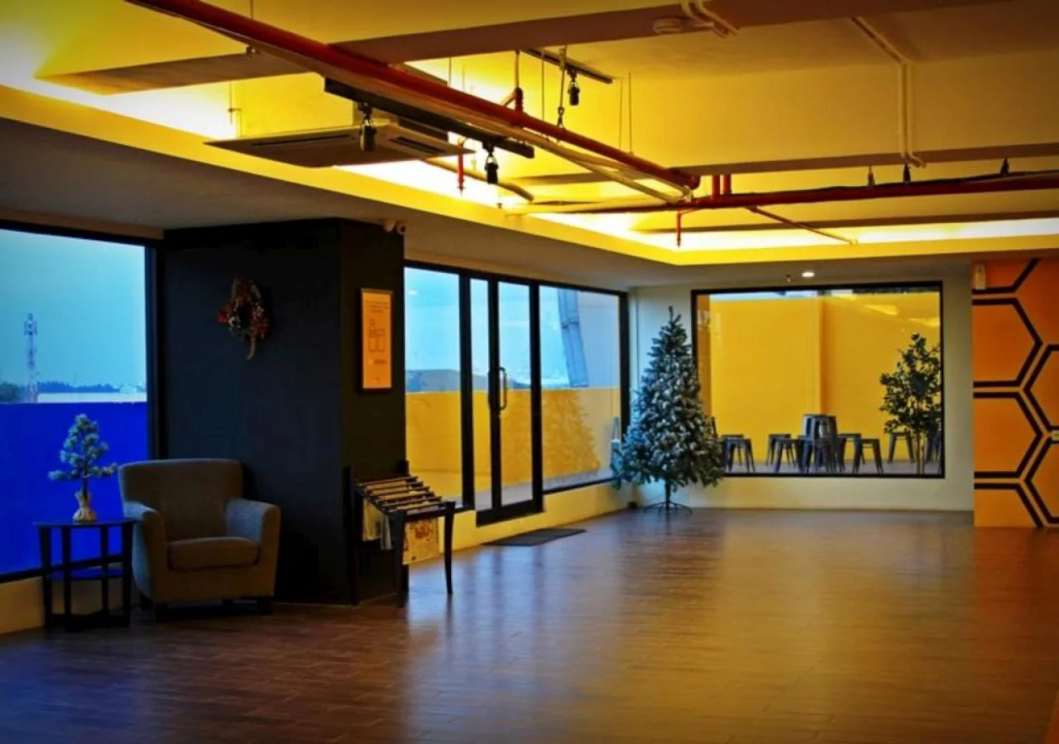 Yellow Bee Tangerang