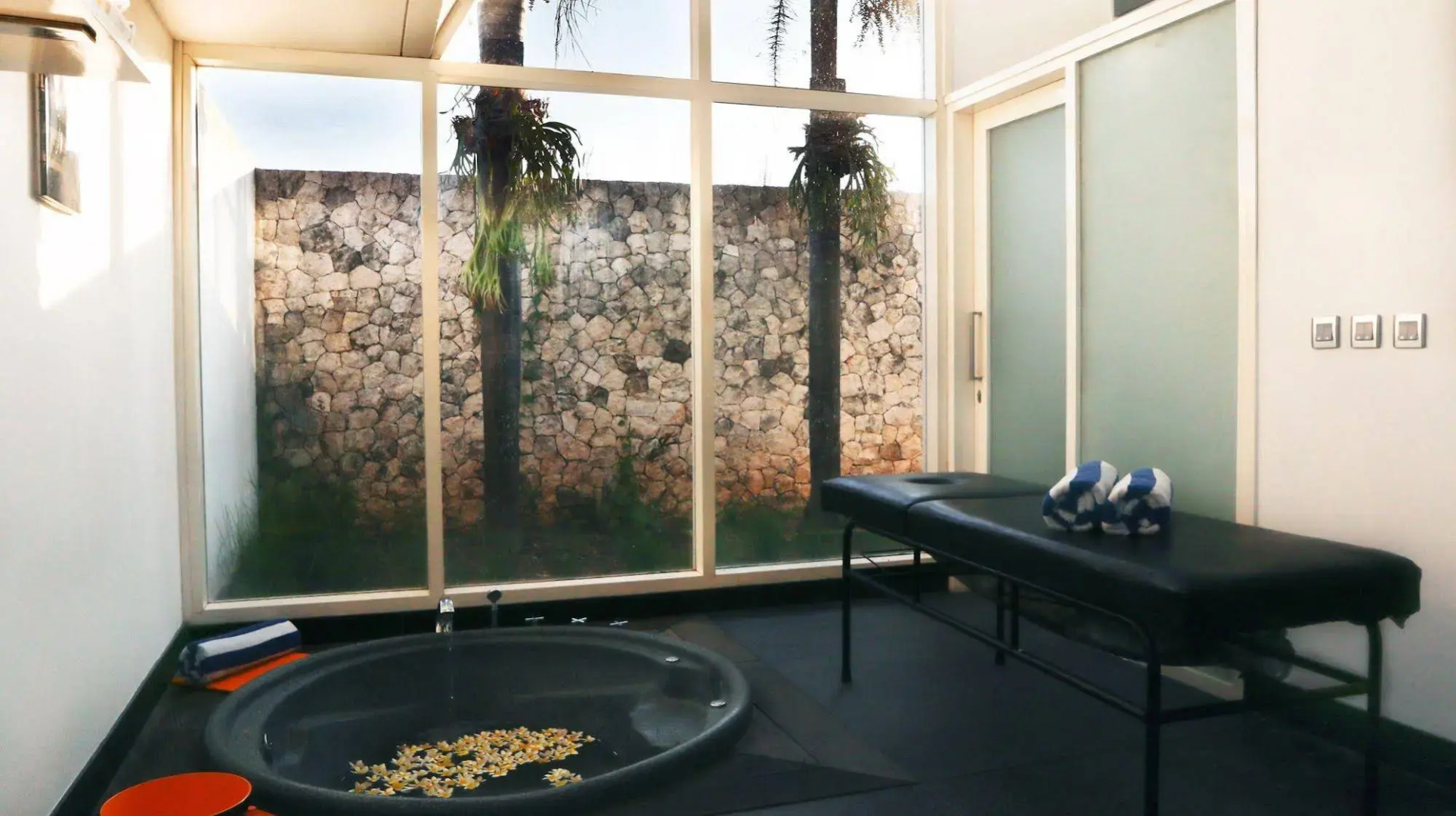 Villa Six Karang Kembar