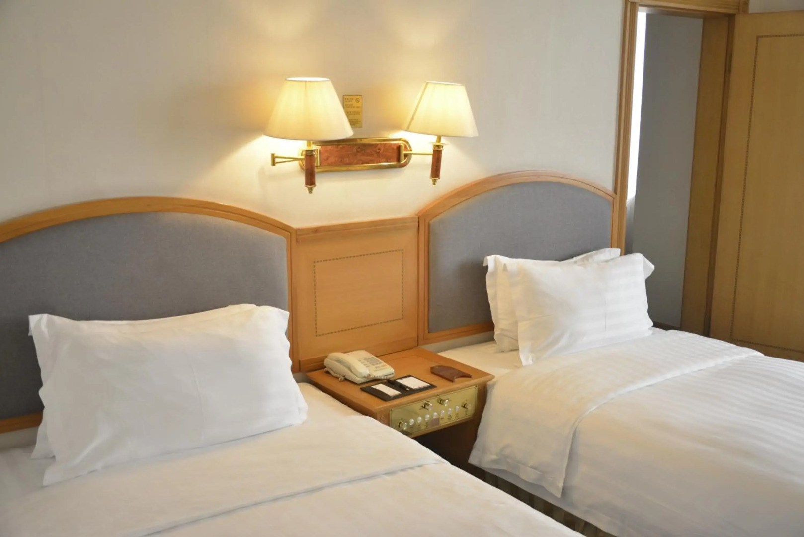 Rosedale Hotel and Suites Guangzhou