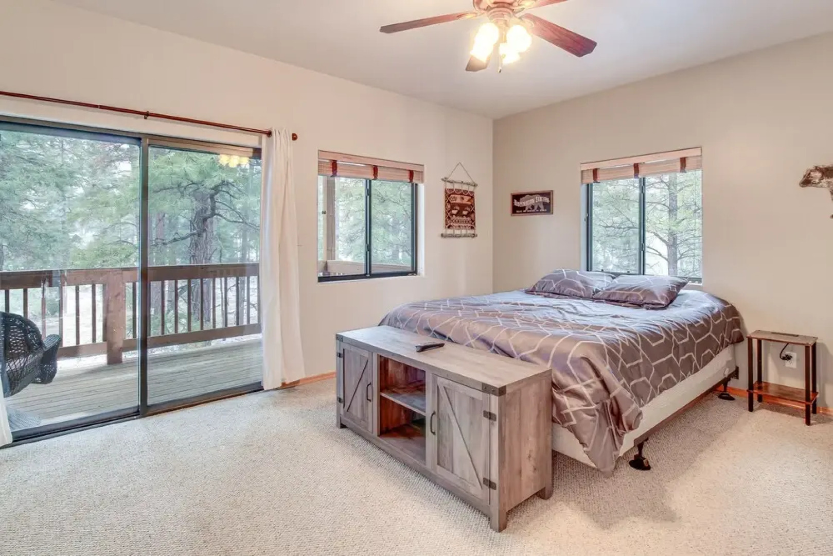 Tranquil Heber-overgaard Cabin w/ Decks & Grill!, Heber