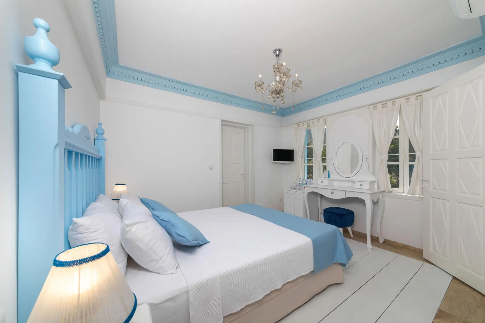 Otel Mavi Beyaz Datça