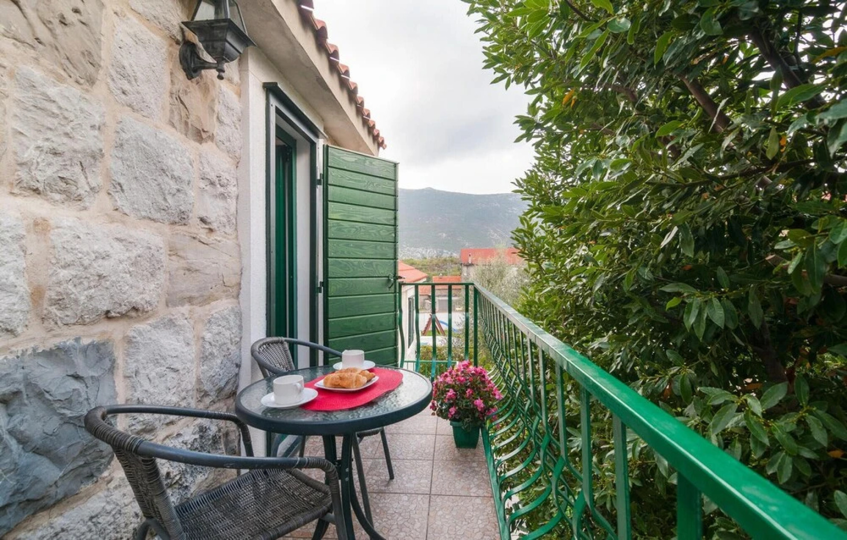 Nice Home in Ostrvica With Wifi and 5 Bedrooms