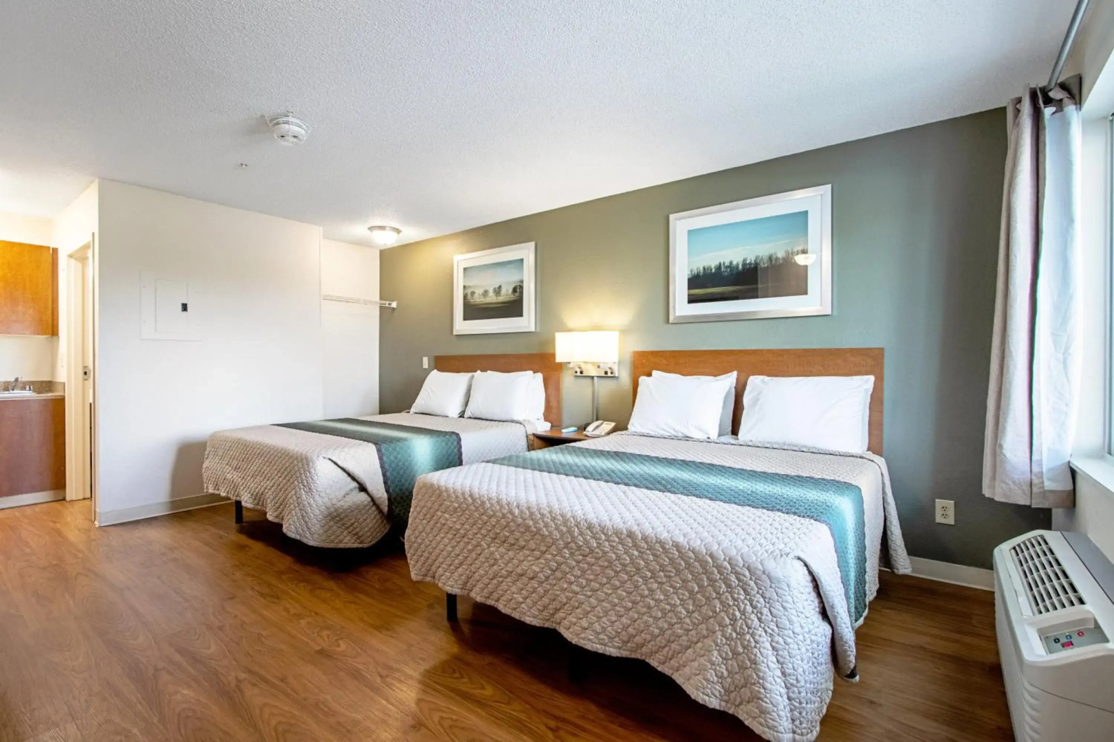 HomeTowne Studios by Red Roof Denver - Lakewood West