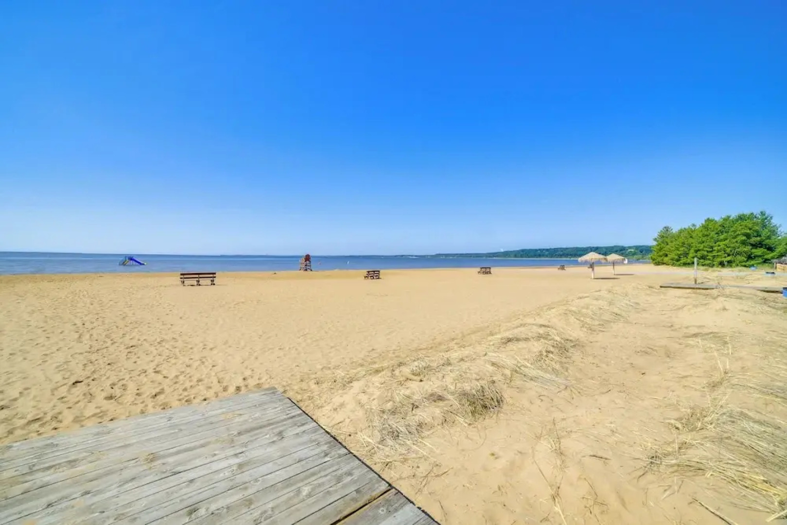 Walk to Waterfront: Michigan Retreat w/ Game Room