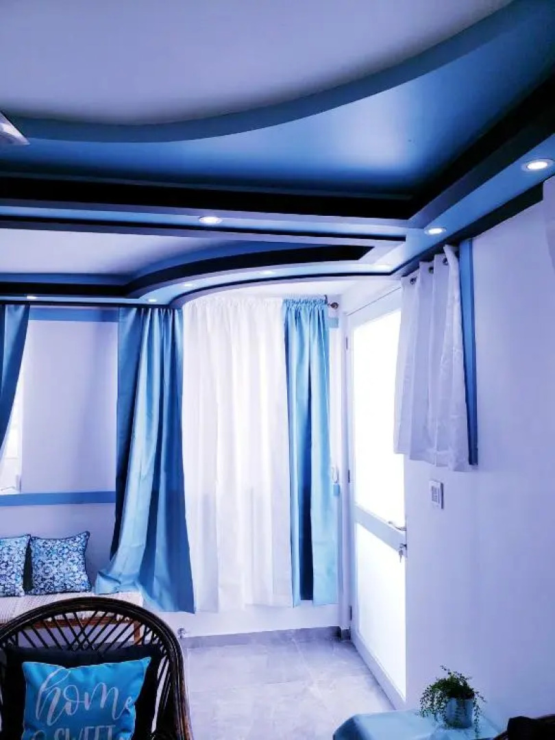 M/H HOUSE (#2) cozy house near airport and beach