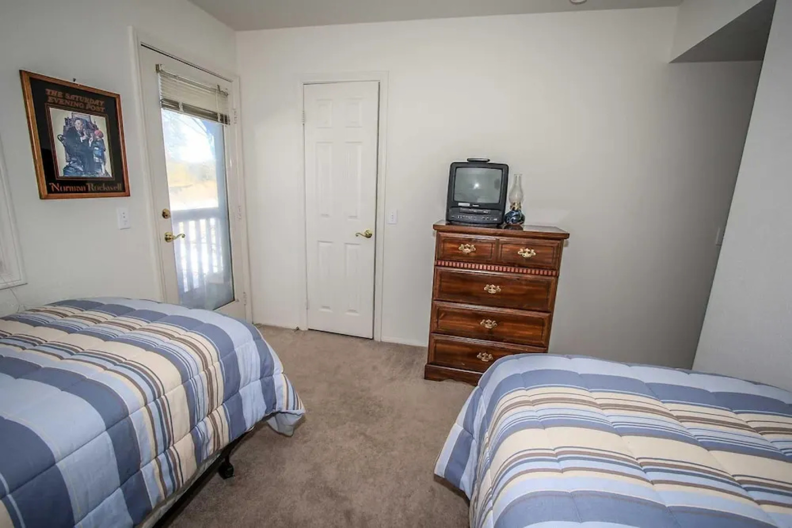 Bear Golf Inn 1218 by RedAwning