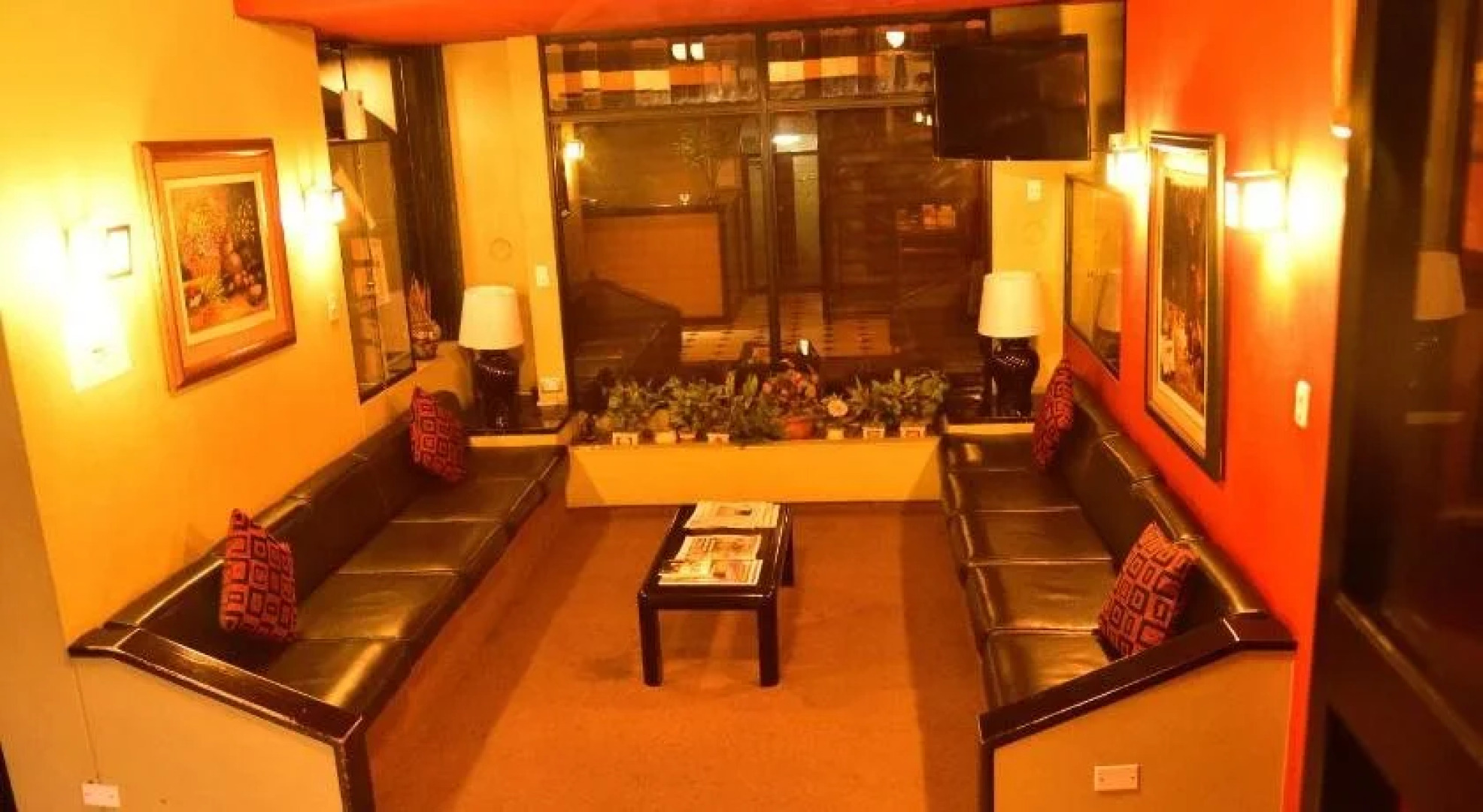 Hotel Holiday Suites