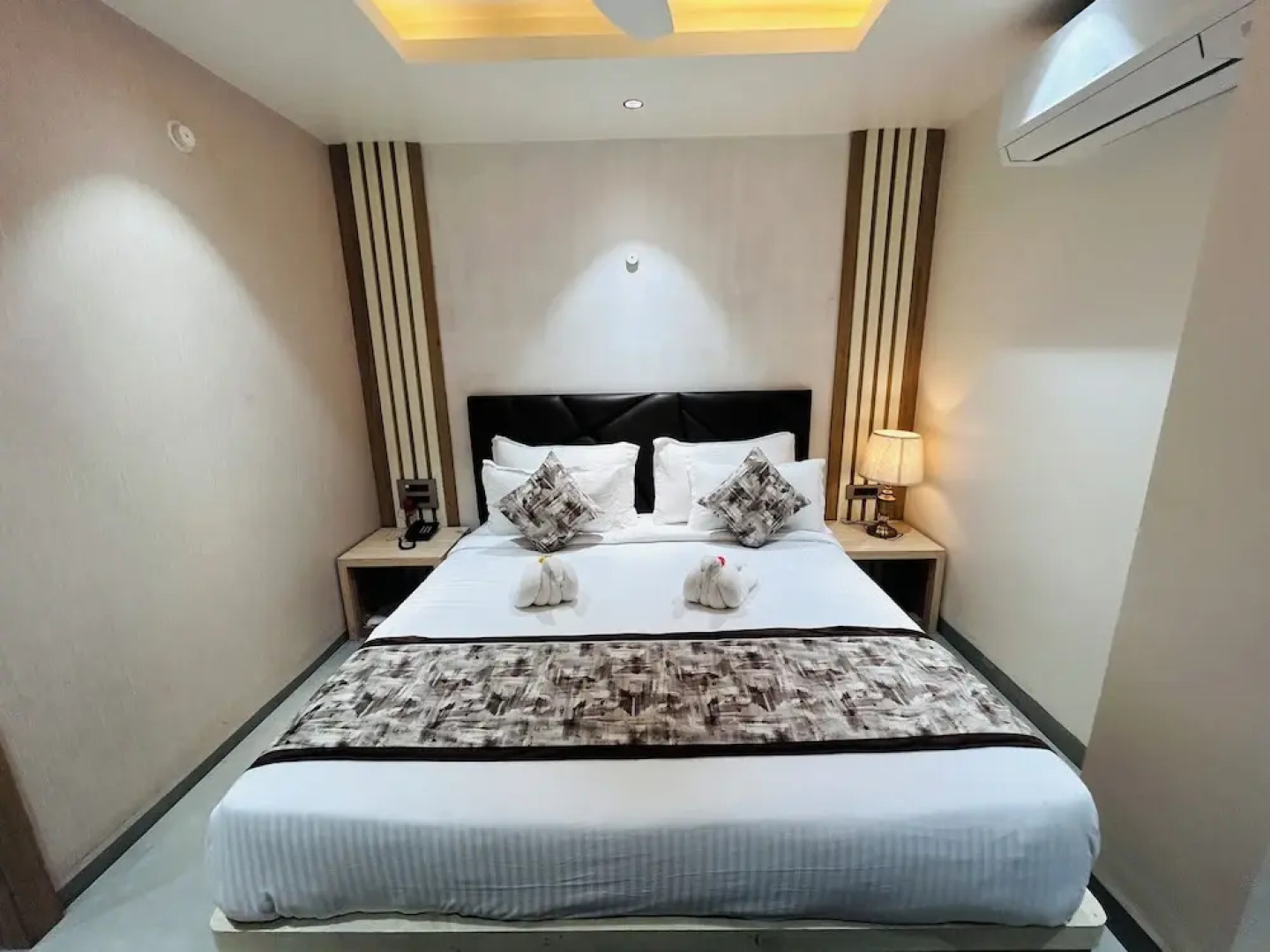 Hotel Meena Aurum Inn