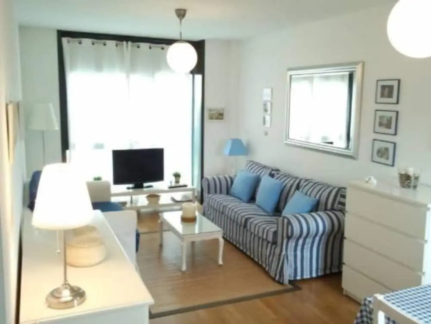 Ares 100587 2 Bedroom Apartment By Mo Rentals