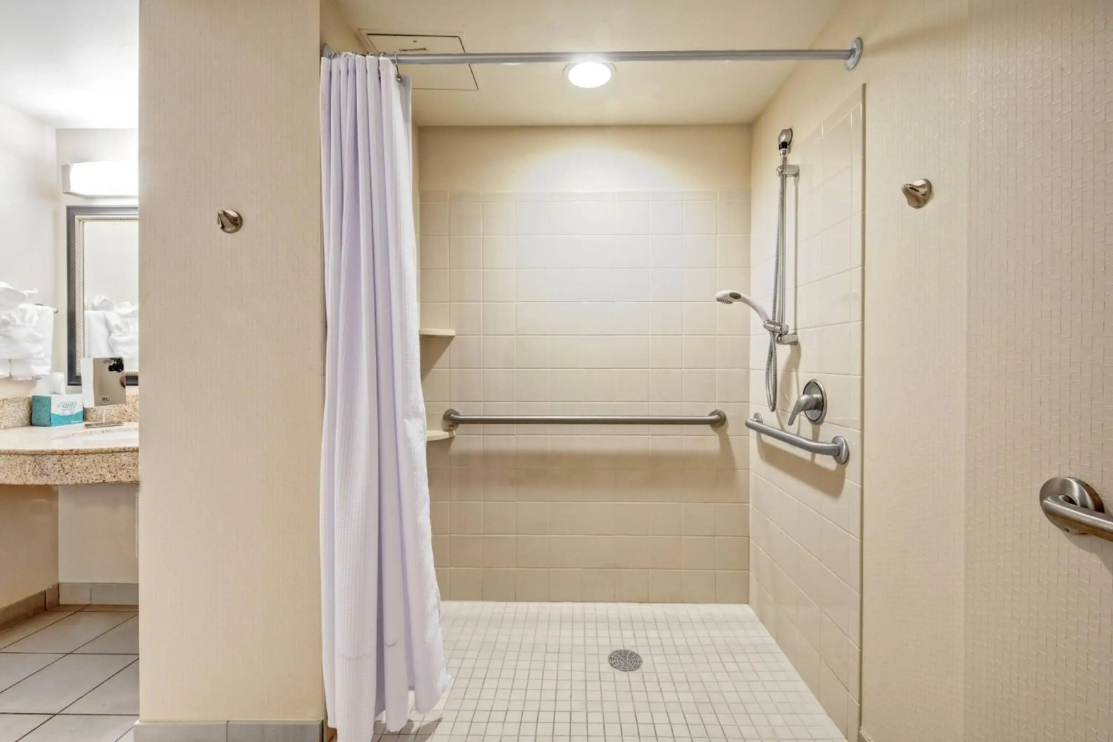 Courtyard by Marriott Kansas City Country Club Plaza