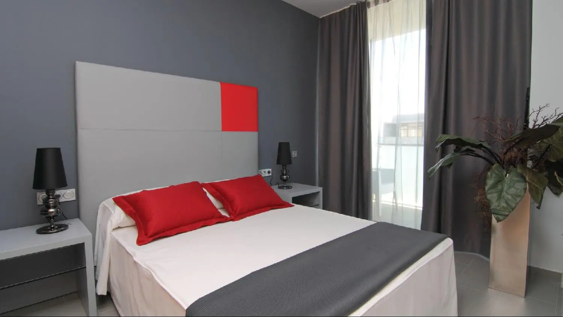 Apolo Suites Rentalmar