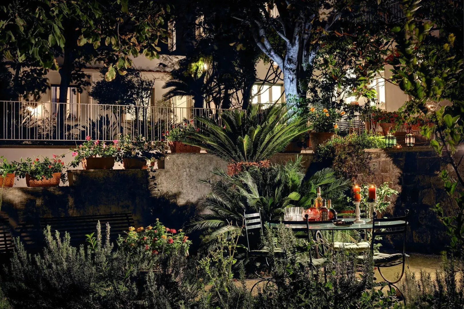 La Casa Bianca Pool And Garden