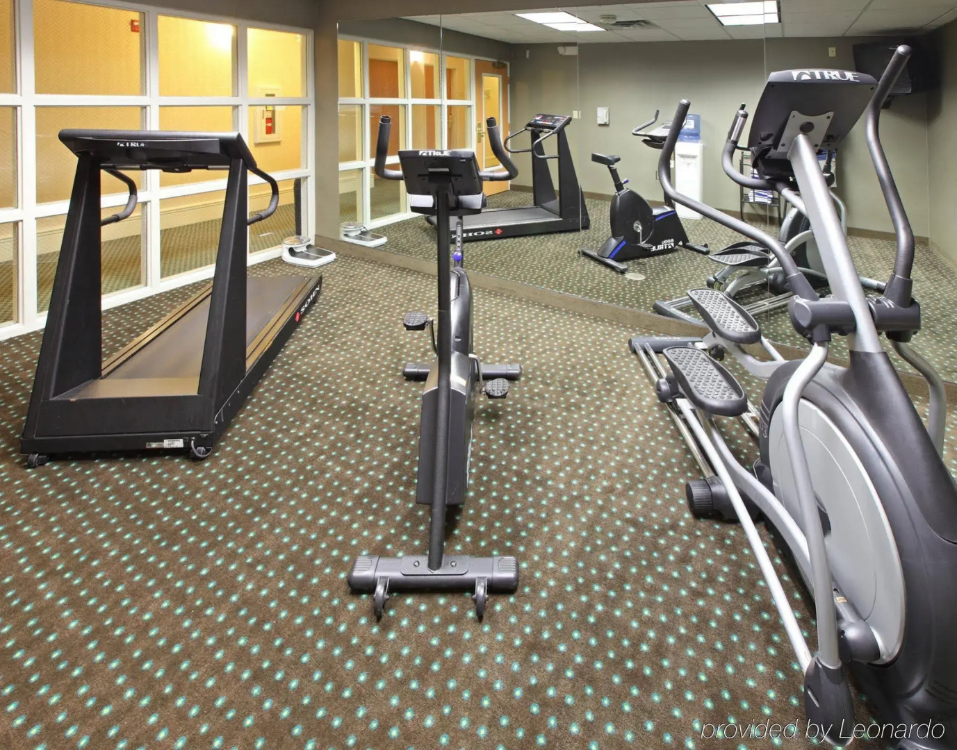 Holiday Inn Express Fort Smith Ecutive Park