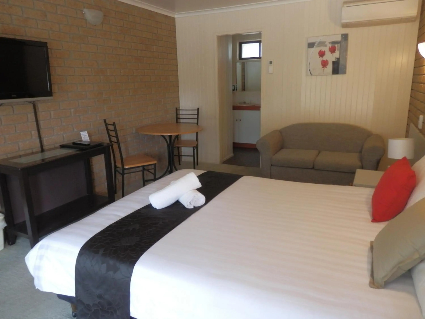 Mountain View Motor Inn & Holiday Lodges