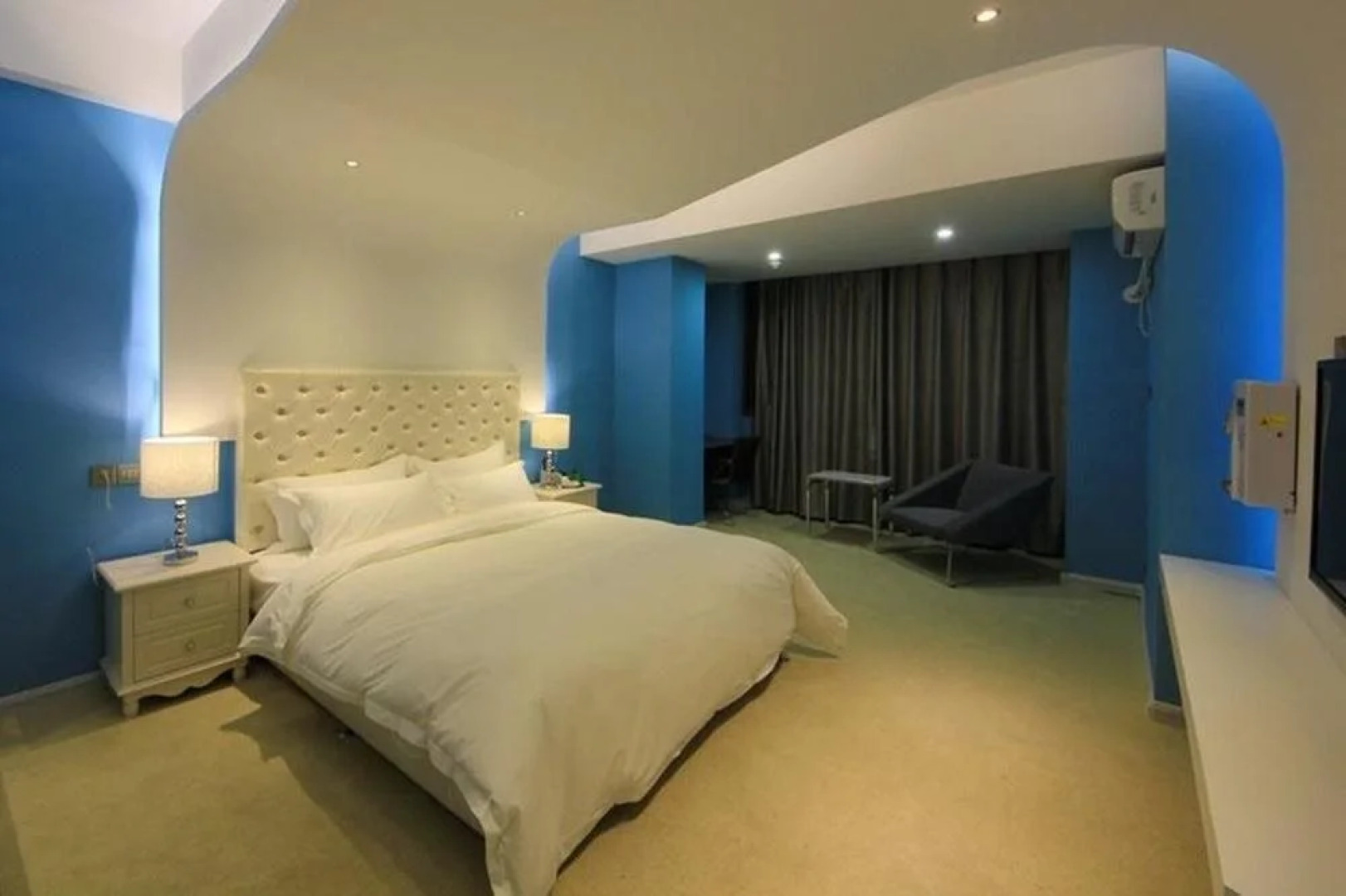 Luoyang Mubin Business Hotel