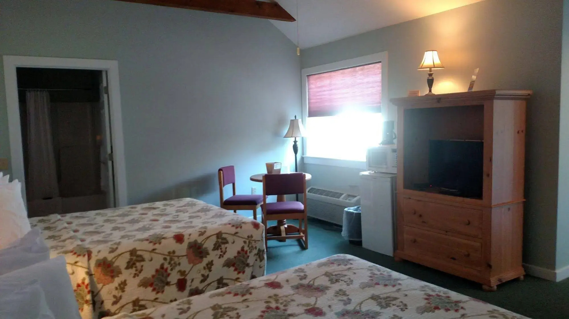 Spruce Lane Lodge and Cottages