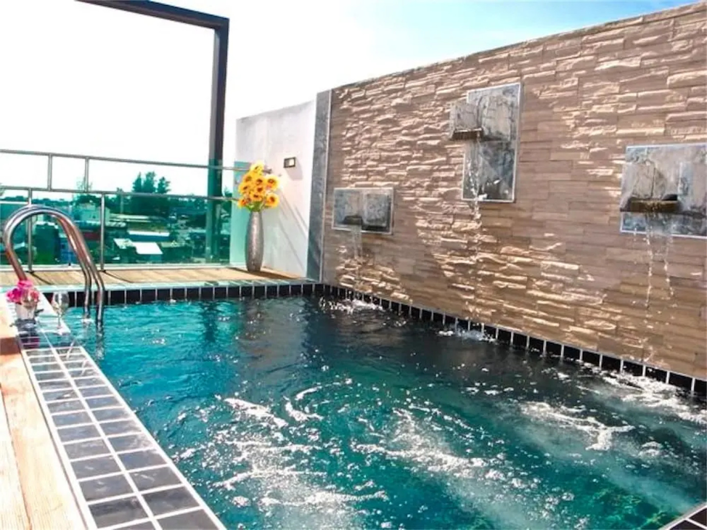 Kamala Regent 3 bedrooms apartment with rooftop pool