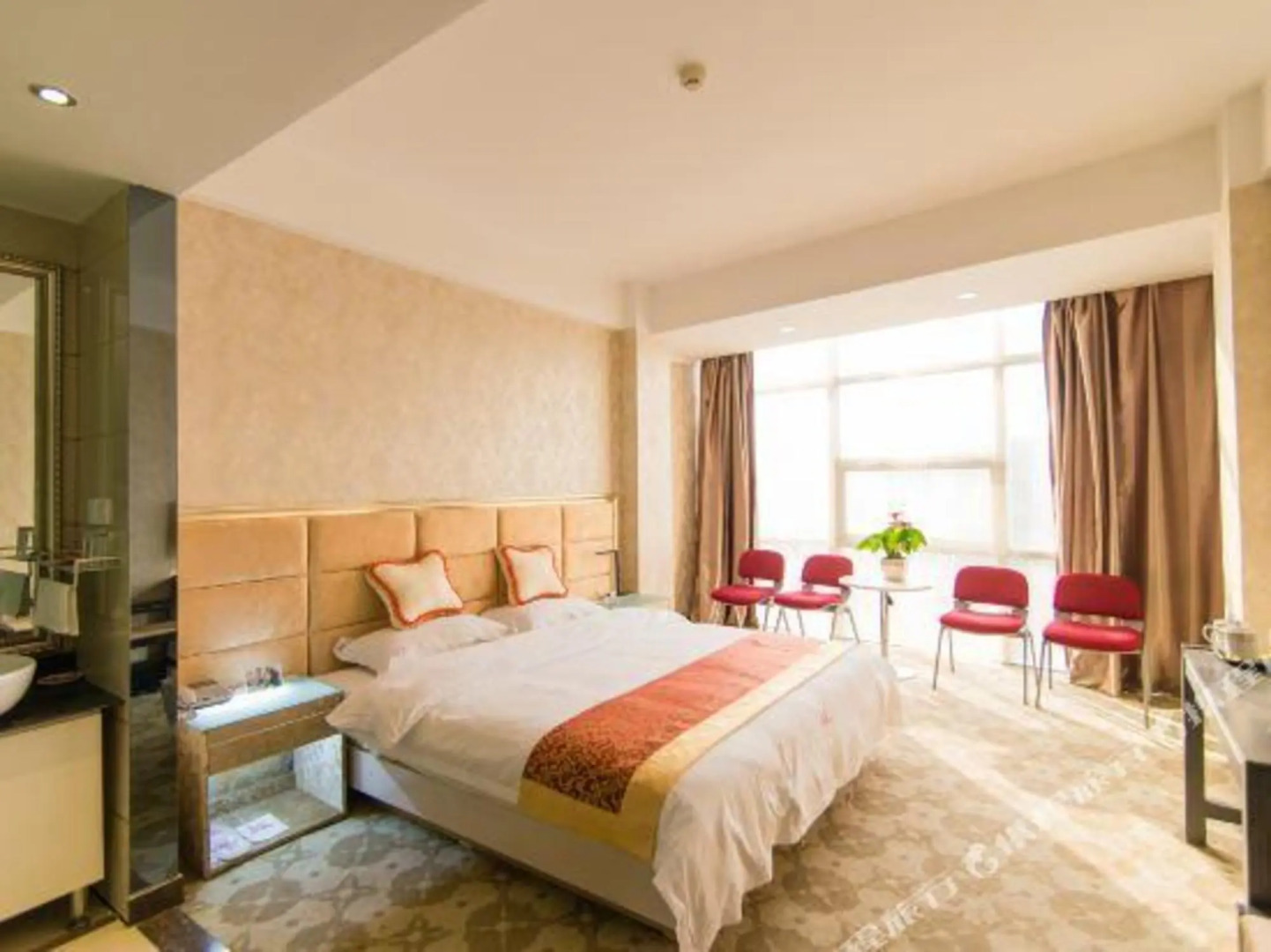 Nanyang Chaofan International Business Hotel (Yixingxuan Branch)