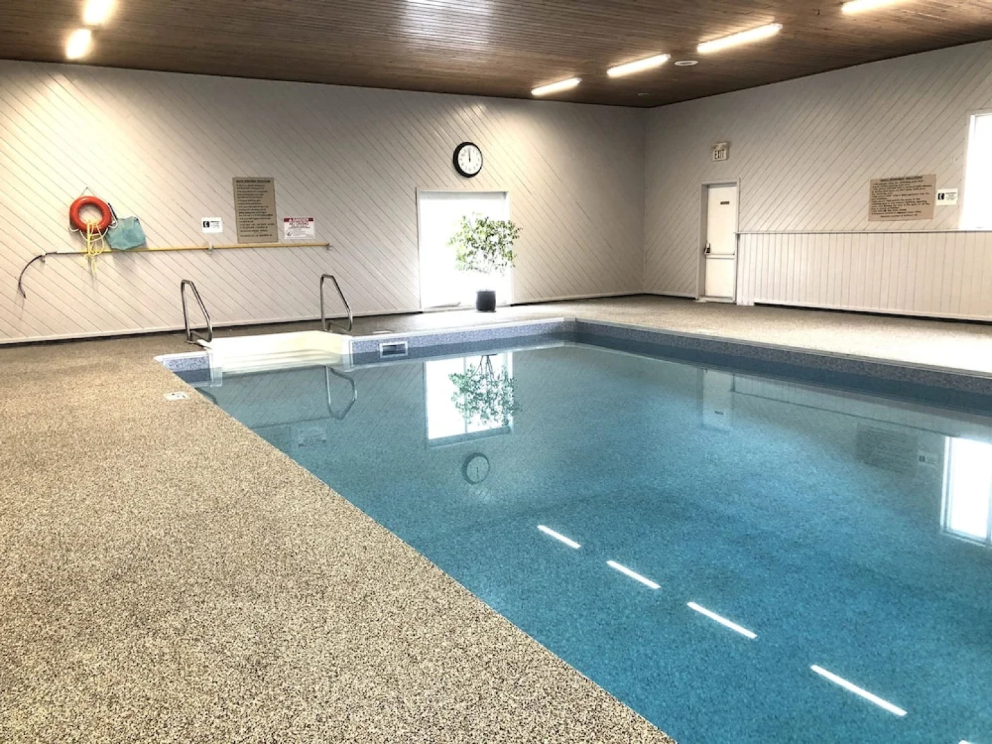 Red Pine Inn & Conference Centre