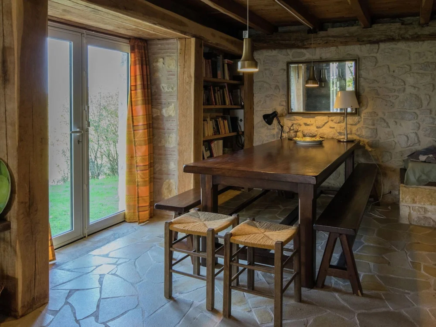 Beautiful Holiday Home in Mauroux With Swimming Pool