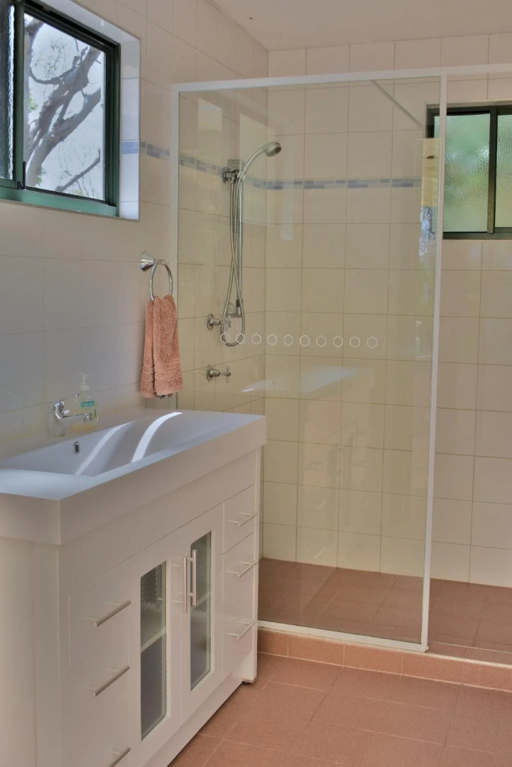 Parry Creek Farm Tourist Resort & Caravan Park