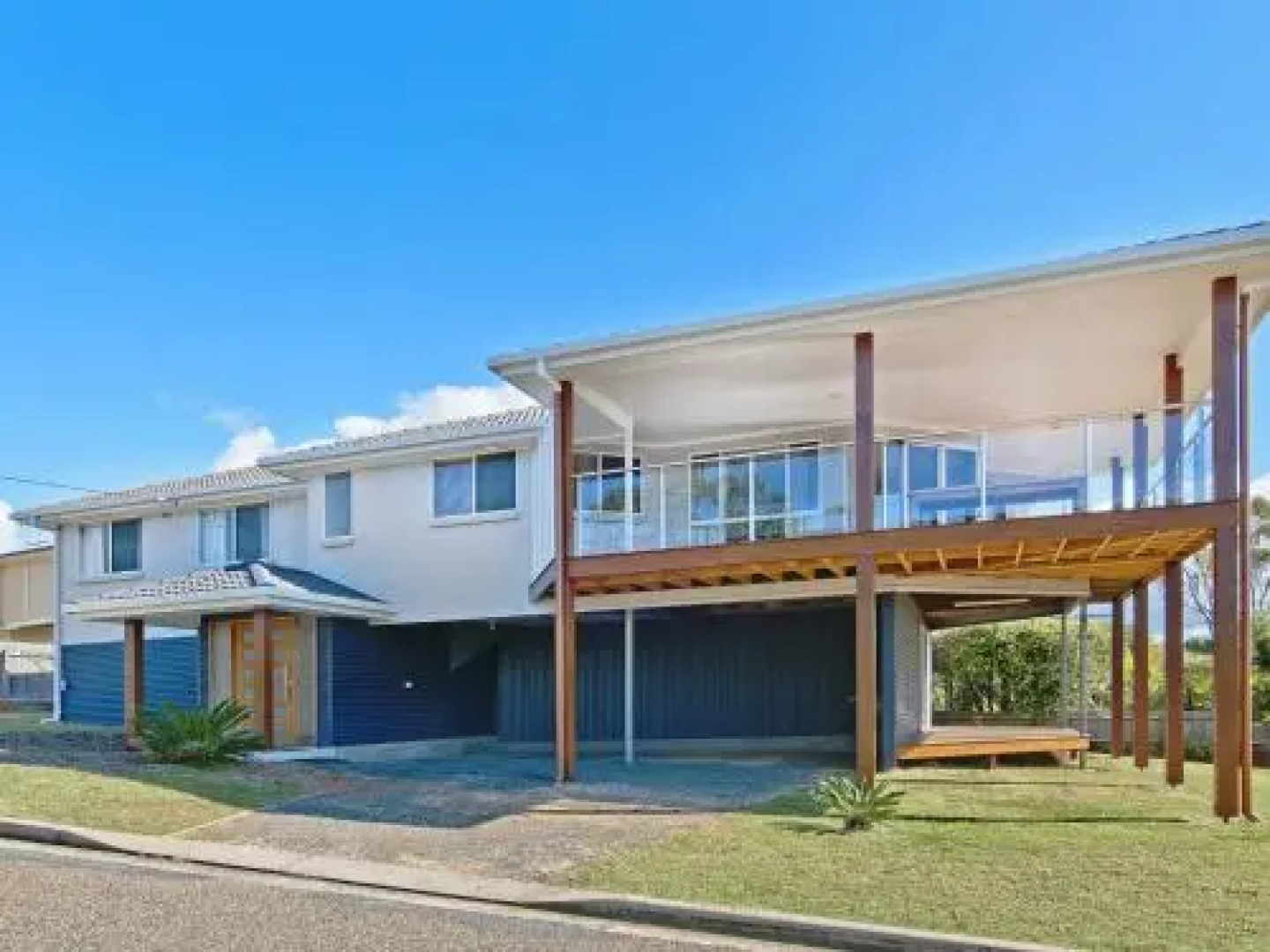 TOPVIEWS - 15Second Av BH