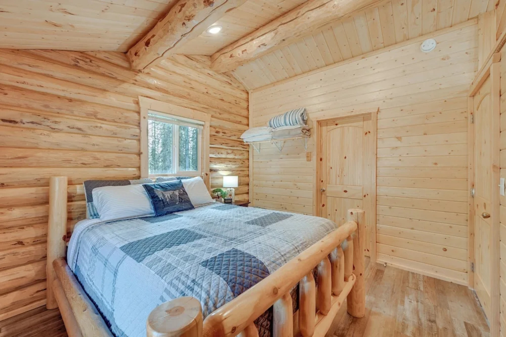 Woodsy Cabin Near Kenai River: Great for Anglers!