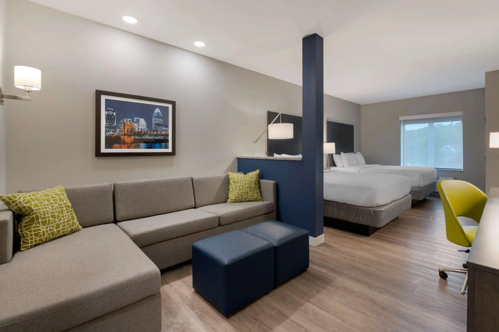 Comfort Suites Cincinnati University - Downtown