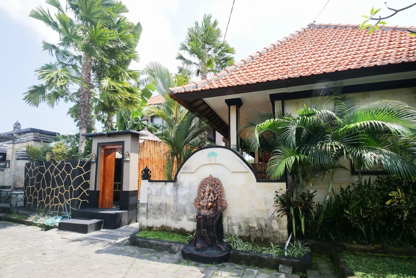 Airy Mengwi Raya Munggu Kapal Gang Beten Beringin 104 Bali