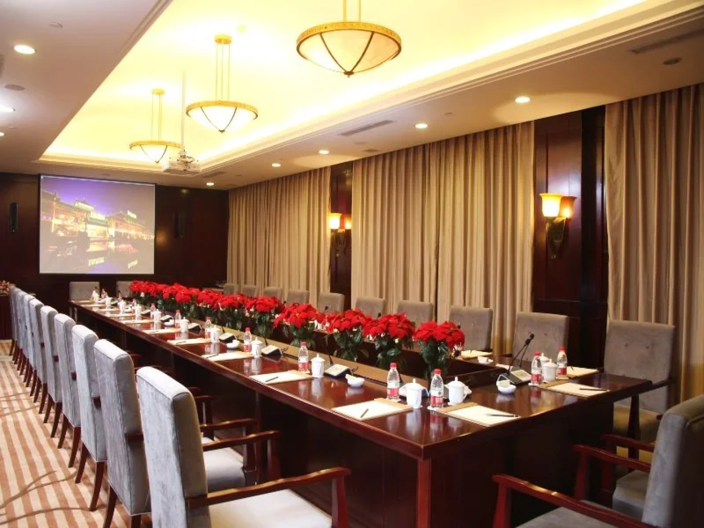 Wudangshan Jianguo Hotel