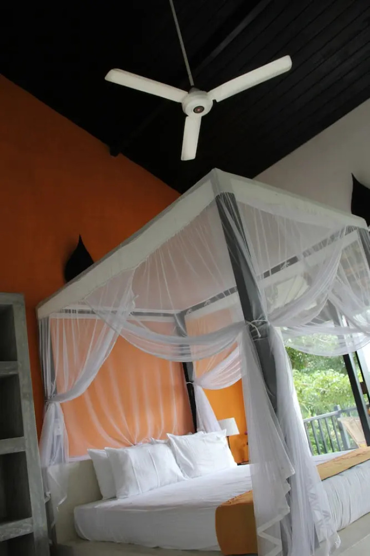 Madampe House by Tree