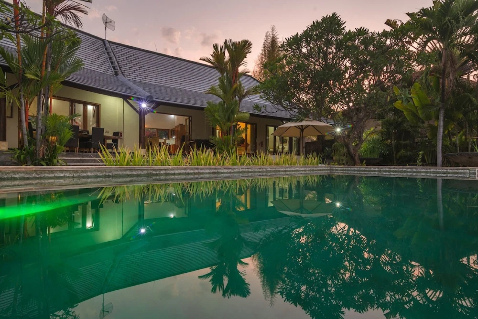 Villa Lotus Kayuputih