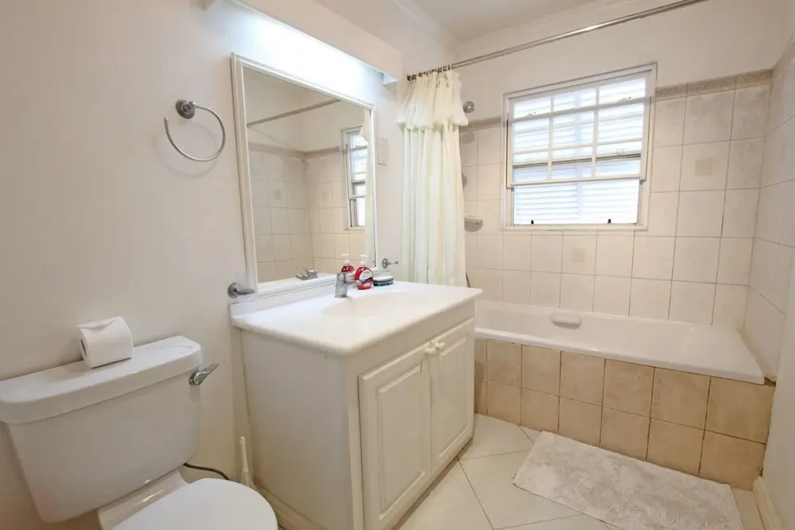 Leith Court Beachfront Apartments