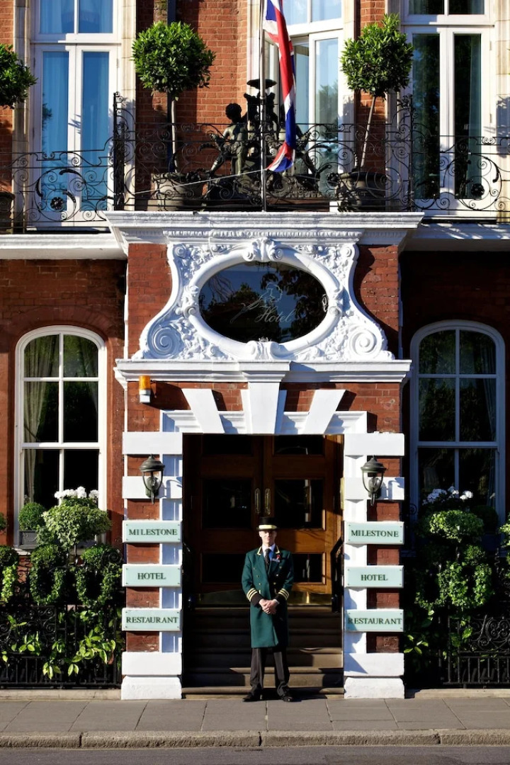 The Milestone Hotel  Apartments