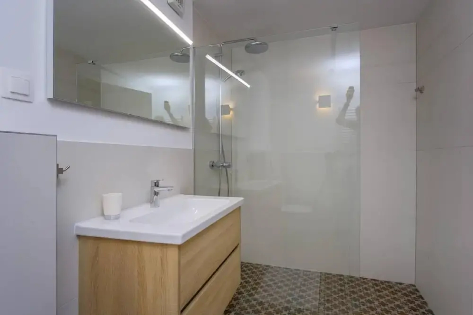 Impeccable 4-bed Apartment in Osor