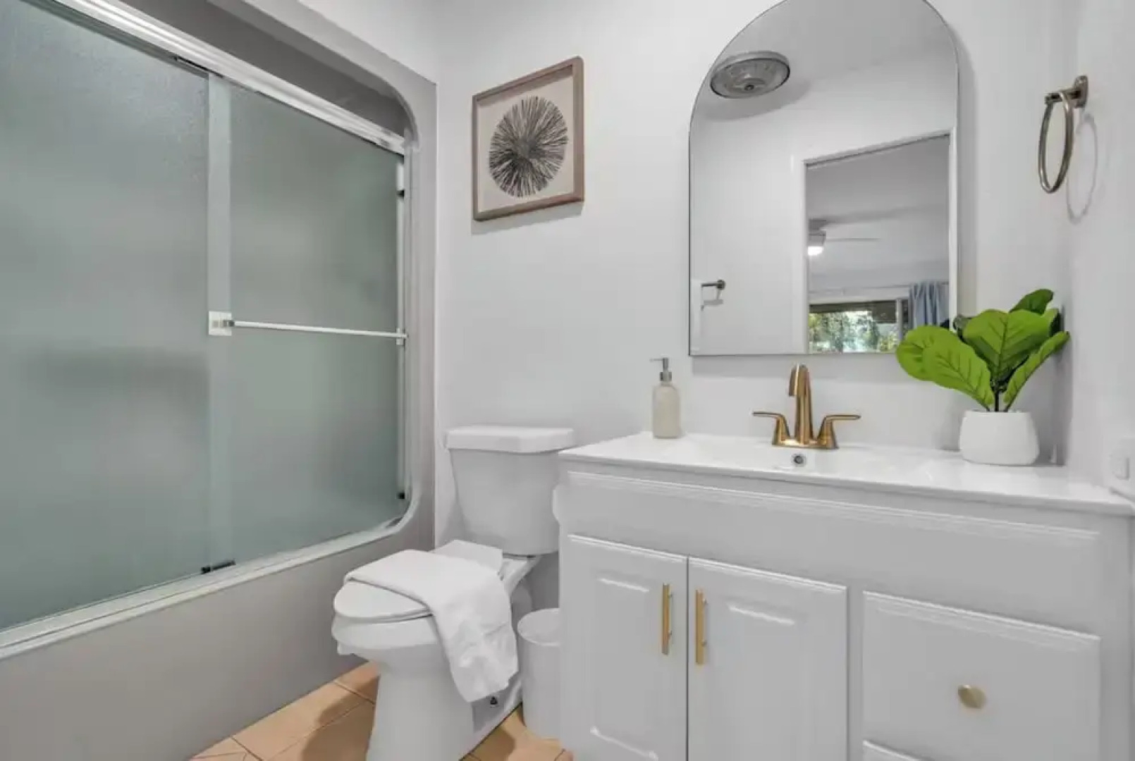 Golden Retreat: Expansive 6BR Home w Heated Pool ~