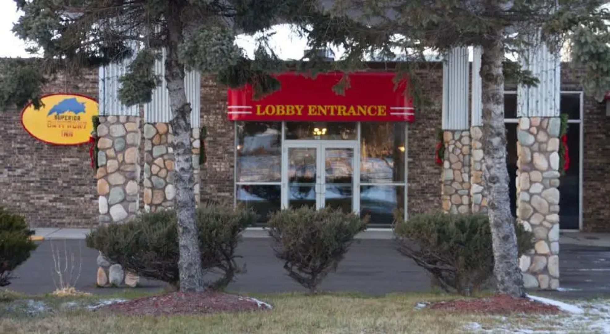 Superior Bayfront Inn