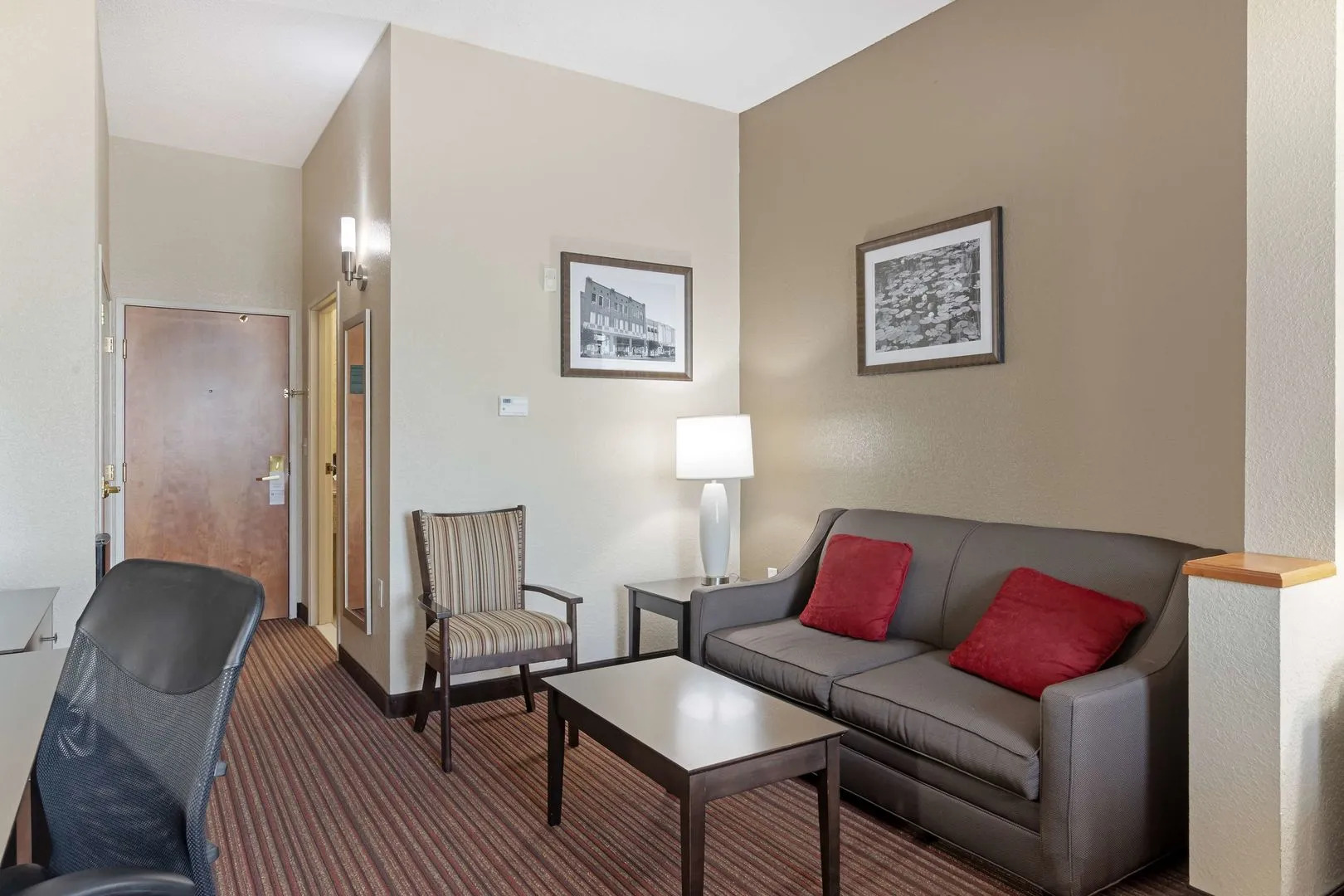 Best Western Plus Bradbury Inn & Suites