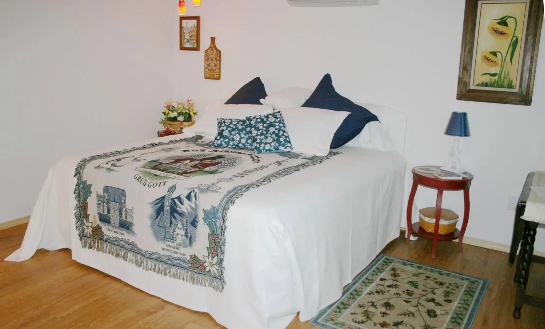 Red Horse Bed and Breakfast