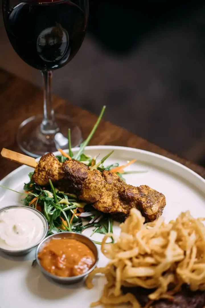 The Valley Hotel & Carriage Gardens