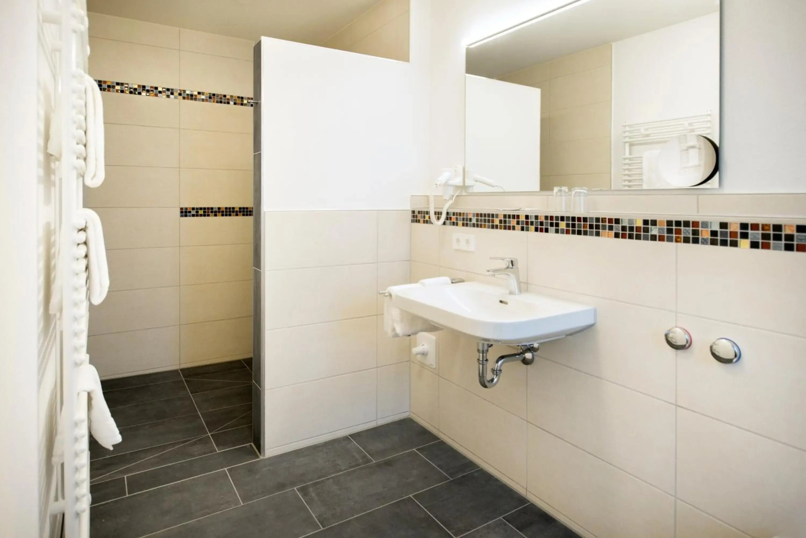 Gasthof Linde   Hotel Blum