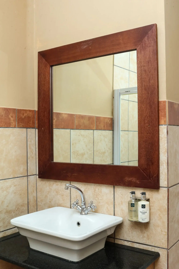 Thaba Legae Guest Lodge