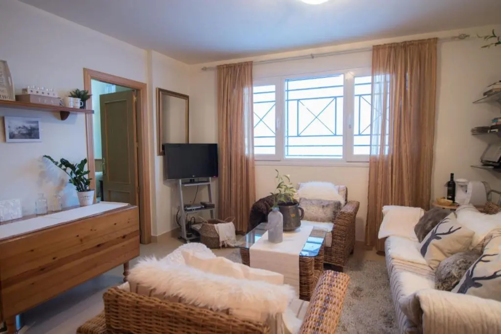 Chezmoihomes Miramar Ski 8 sleeps