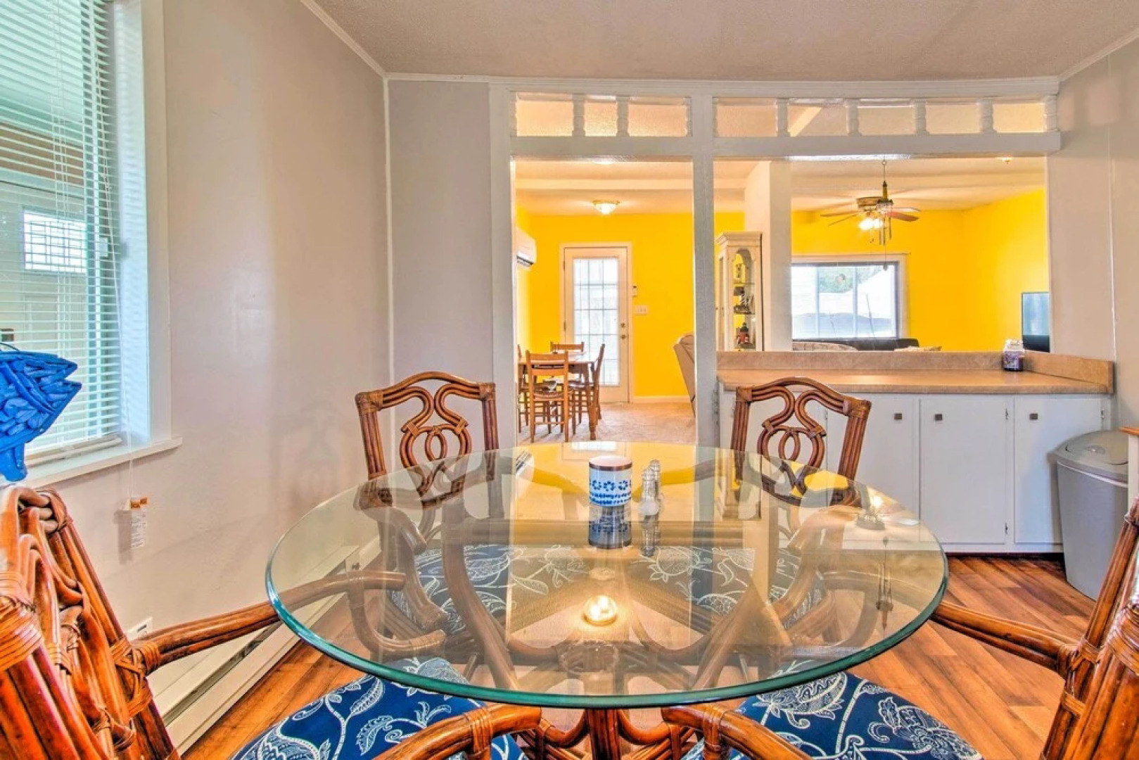 Sunny Oak Island Retreat - 3 Blocks to Beach!