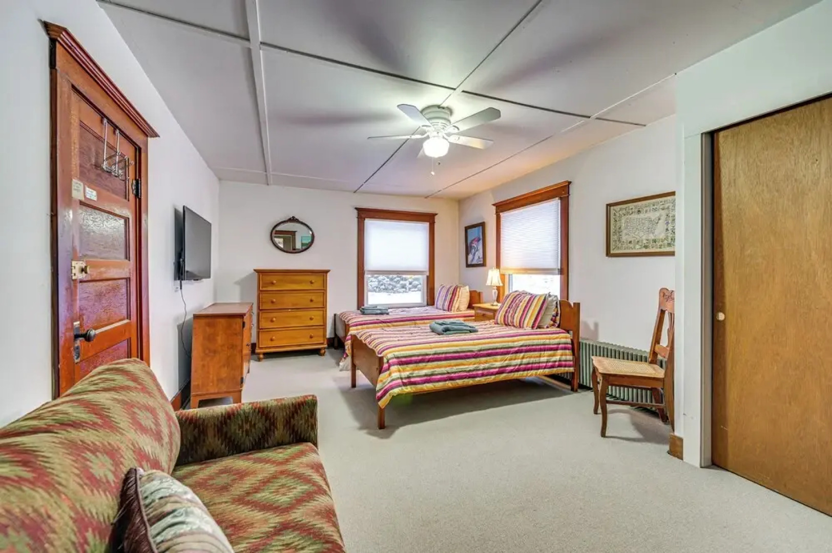 Walk to Town & River: Cozy North Creek Cottage